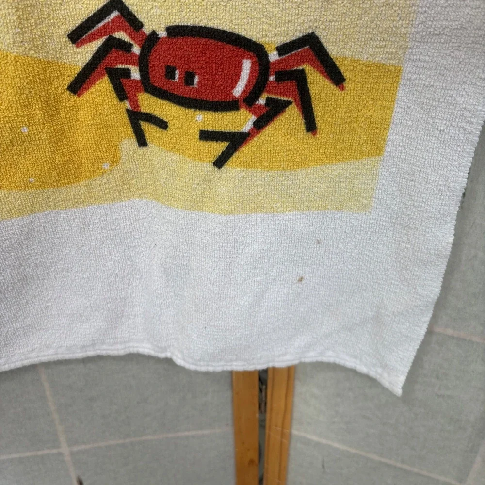 Vintage Professional Made in USA Hot Dog Beach Towel Retro Sun Sailboat‎ Crab